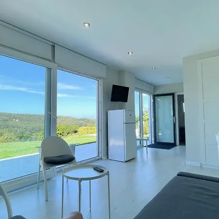 The Cliffs - Celtigos Blue Marine Holiday home *